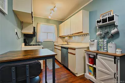 192 Edmunton Dr #D1, North Babylon, NY 11703 - Photo 11