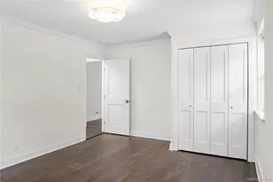 6 W Mill Dr, Great Neck, NY 11021 - Photo 11