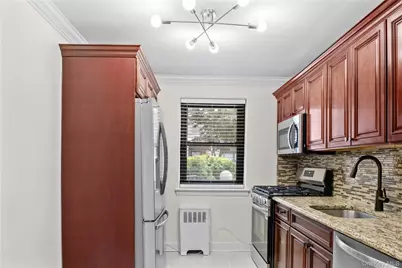 6 West Mill Drive #1A, Great Neck, NY 11021 - Photo 3