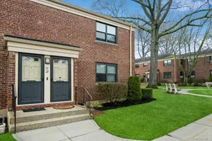 73-21 220th St, Oakland Gardens, NY 11364 - Photo 25