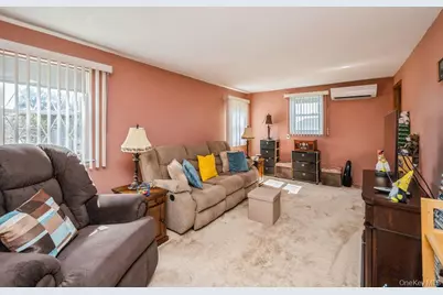 230 W End Avenue, Massapequa, NY 11758 - Photo 13