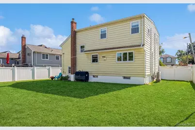 230 W End Avenue, Massapequa, NY 11758 - Photo 19