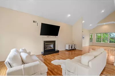 23 Island Trail, Mount Sinai, NY 11766 - Photo 13