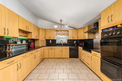 177 Sportsmans Avenue, Freeport, NY 11520 - Photo 7