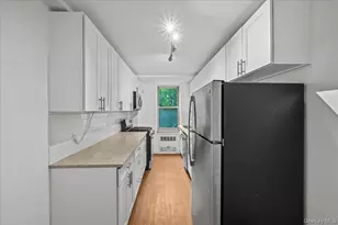 629 Kappock St, Bronx, NY 10463 - Photo 5