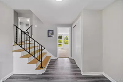 31 Old Farms Road, Poughkeepsie, NY 12603 - Photo 5