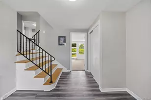 31 Old Farms Rd, Poughkeepsie, NY 12603 - Photo 5