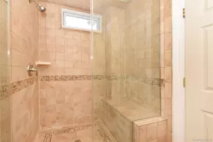 70 Baldwin Rd, Hempstead, NY 11550 - Photo 15