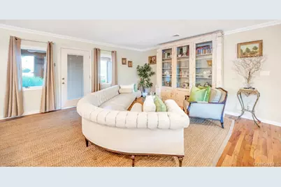 386 Mill Road, Westhampton, NY 11977 - Photo 9