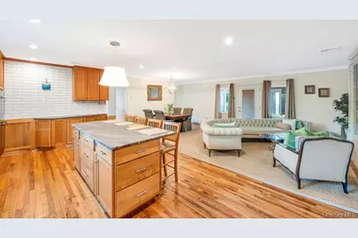 386 Mill Road, Westhampton, NY 11977 - Photo 5