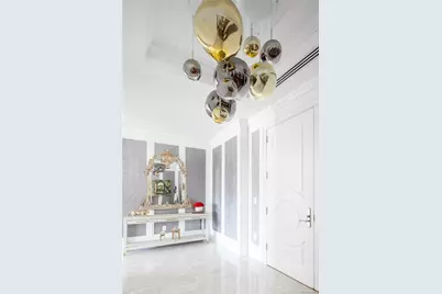 2000 Royal Court #2103/2105, North Hills, NY 11040 - Photo 7