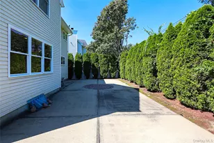 27 Dale Dr, Farmingdale, NY 11735 - Photo 35