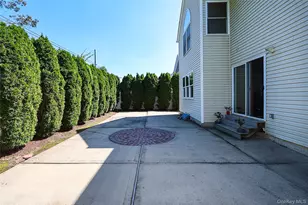 27 Dale Dr, Farmingdale, NY 11735 - Photo 33