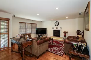 27 Dale Dr, Farmingdale, NY 11735 - Photo 15