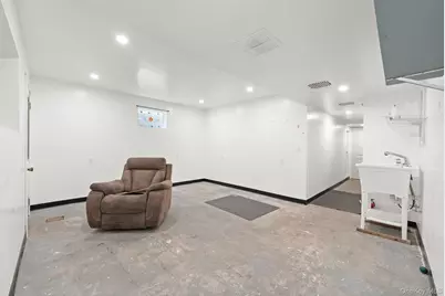 160 Stephens Avenue, Bronx, NY 10473 - Photo 15