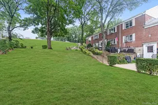 224-02 Stronghurst Ave, Queens Village, NY 11427 - Photo 13