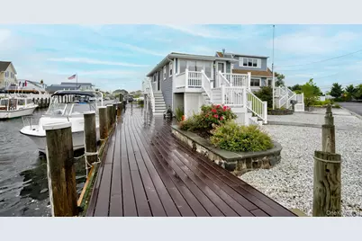 2 Bayview Avenue E, Lindenhurst, NY 11757 - Photo 3