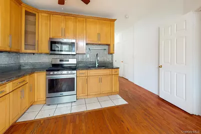 146-19 Lakewood Avenue, Jamaica, NY 11435 - Photo 3