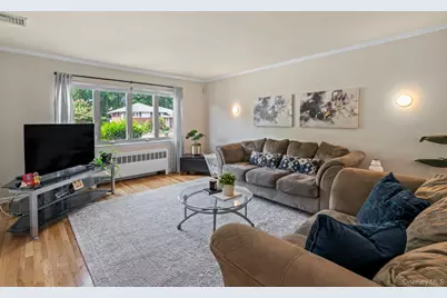 114 Seaman Road, Jericho, NY 11753 - Photo 9