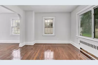 3 Walnut Place, Great Neck, NY 11021 - Photo 13