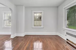 3 Walnut Pl, Great Neck, NY 11021 - Photo 13