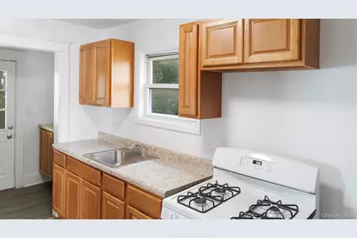 3 Walnut Place, Great Neck, NY 11021 - Photo 17