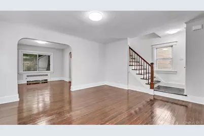 3 Walnut Place, Great Neck, NY 11021 - Photo 9