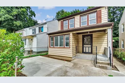 3 Walnut Place, Great Neck, NY 11021 - Photo 1