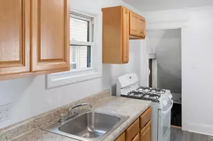 3 Walnut Pl, Great Neck, NY 11021 - Photo 15