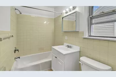 3 Walnut Place, Great Neck, NY 11021 - Photo 25