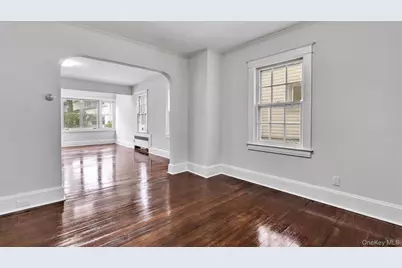 3 Walnut Place, Great Neck, NY 11021 - Photo 7