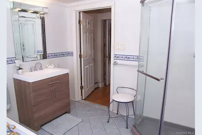 85 Oakland Avenue, Lynbrook, NY 11563 - Photo 15