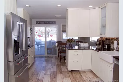 85 Oakland Avenue, Lynbrook, NY 11563 - Photo 5