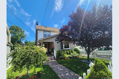 85 Oakland Avenue, Lynbrook, NY 11563 - Photo 1