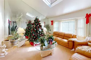 15 Amityville St, Islip Terrace, NY 11752 - Photo 5