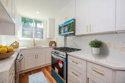 2456 Morgan Avenue, Bronx, NY 10469 - Photo 9