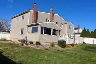 9 Hollings Dr, Deer Park, NY 11729 - Photo 3