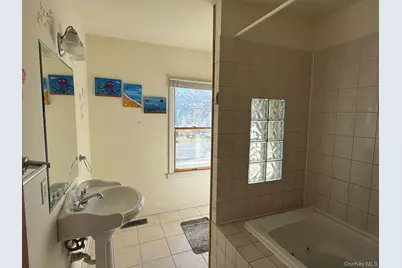 11005 Main Road, East Marion, NY 11939 - Photo 13