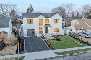 19 Mead Ln, Westbury, NY 11590 - Photo 3