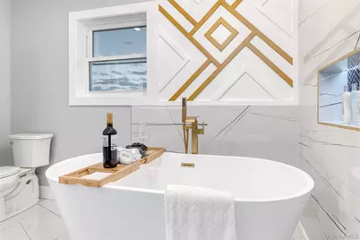 19 Mead Lane, Westbury, NY 11590 - Photo 27