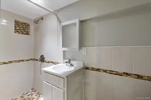 114-25 Bedell St, Jamaica, NY 11434 - Photo 21