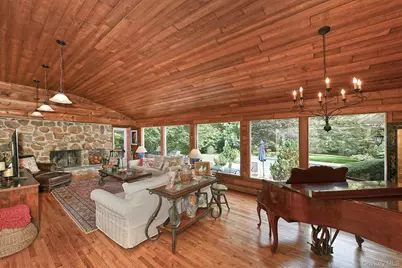 21 W Mall Drive, Huntington, NY 11743 - Photo 13