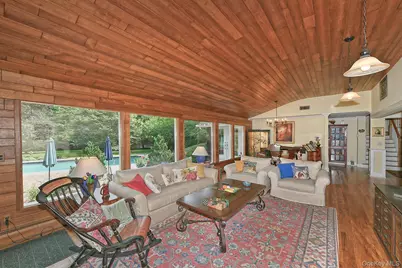 21 W Mall Drive, Huntington, NY 11743 - Photo 15