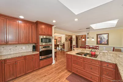 21 W Mall Drive, Huntington, NY 11743 - Photo 9