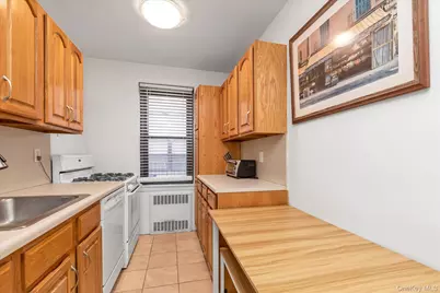 320 Atlantic Avenue #D-2, East Rockaway, NY 11518 - Photo 11