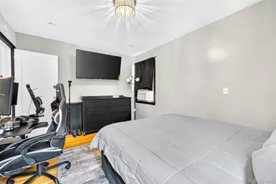 588 Newton Avenue, Uniondale, NY 11553 - Photo 23