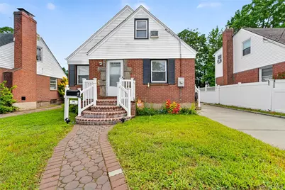 588 Newton Avenue, Uniondale, NY 11553 - Photo 3