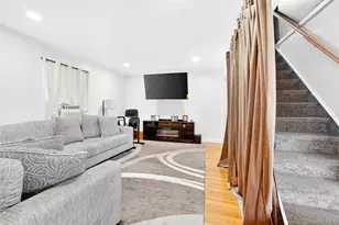 588 Newton Ave, Uniondale, NY 11553 - Photo 5