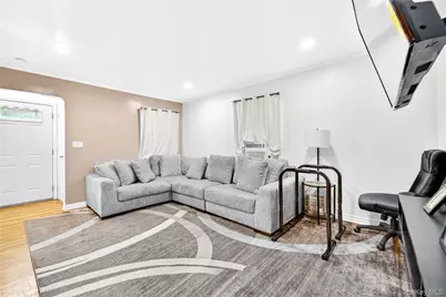 588 Newton Avenue, Uniondale, NY 11553 - Photo 7