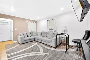 588 Newton Ave, Uniondale, NY 11553 - Photo 7